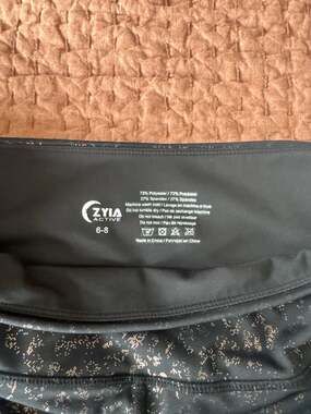 ZYIA Active Black Stay Gold Metallic Foil Flecked Leggings Size 6-8